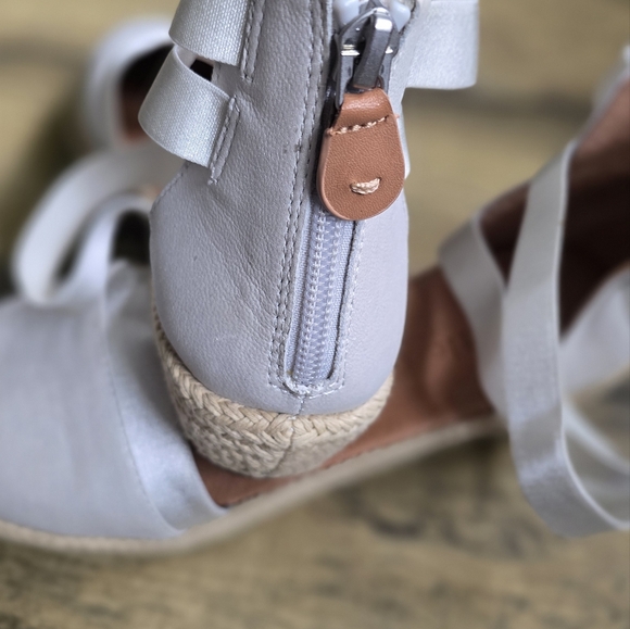 Gentle souls women wedge sandals 7.5 - Picture 4 of 5